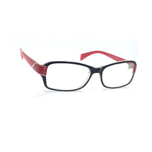 Очки в пластмасовой оправе